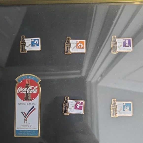Vintage 1994 Coca-Cola Victoria Commonwealth Games Framed Pin Set (15 Pins) - Picture 3 of 9